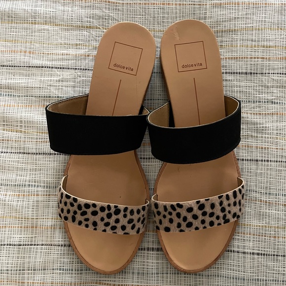 Dolce Vita flat sandal - Picture 2 of 4